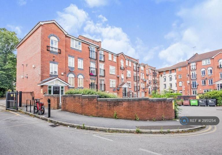 2 bedroom flat in St. Davids Court, Manchester, M8 (2 bed) (#2951254)