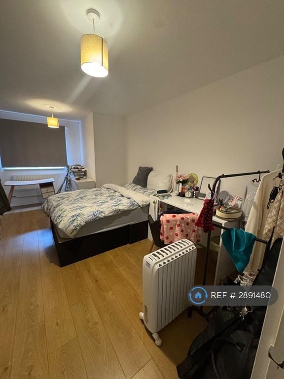 2 bedroom flat in Wesley Close, London, SE17 (2 bed) (#2891480)