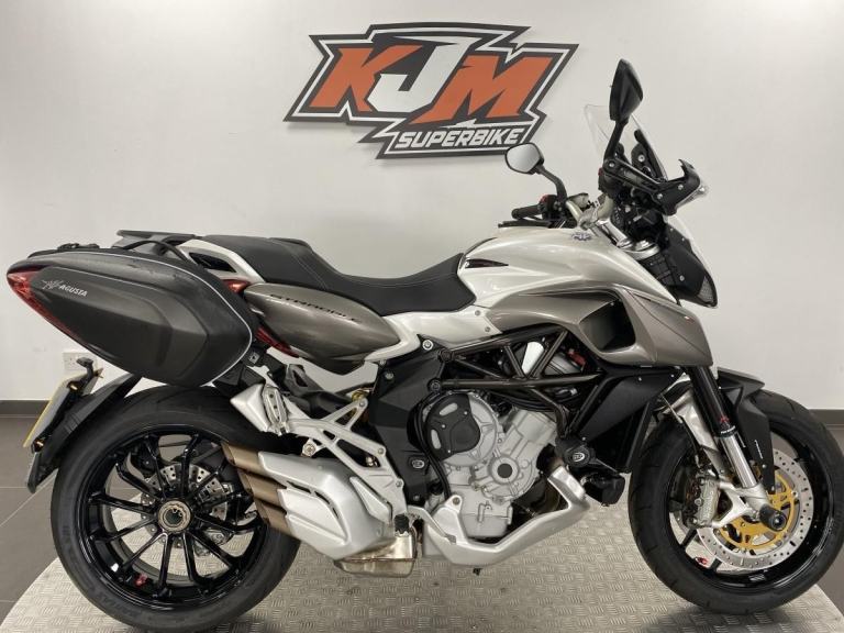 MV AGUSTA STRADALE 800, 2017/67, JUST 3,091 MILES COVERED, MV LUGGAGE