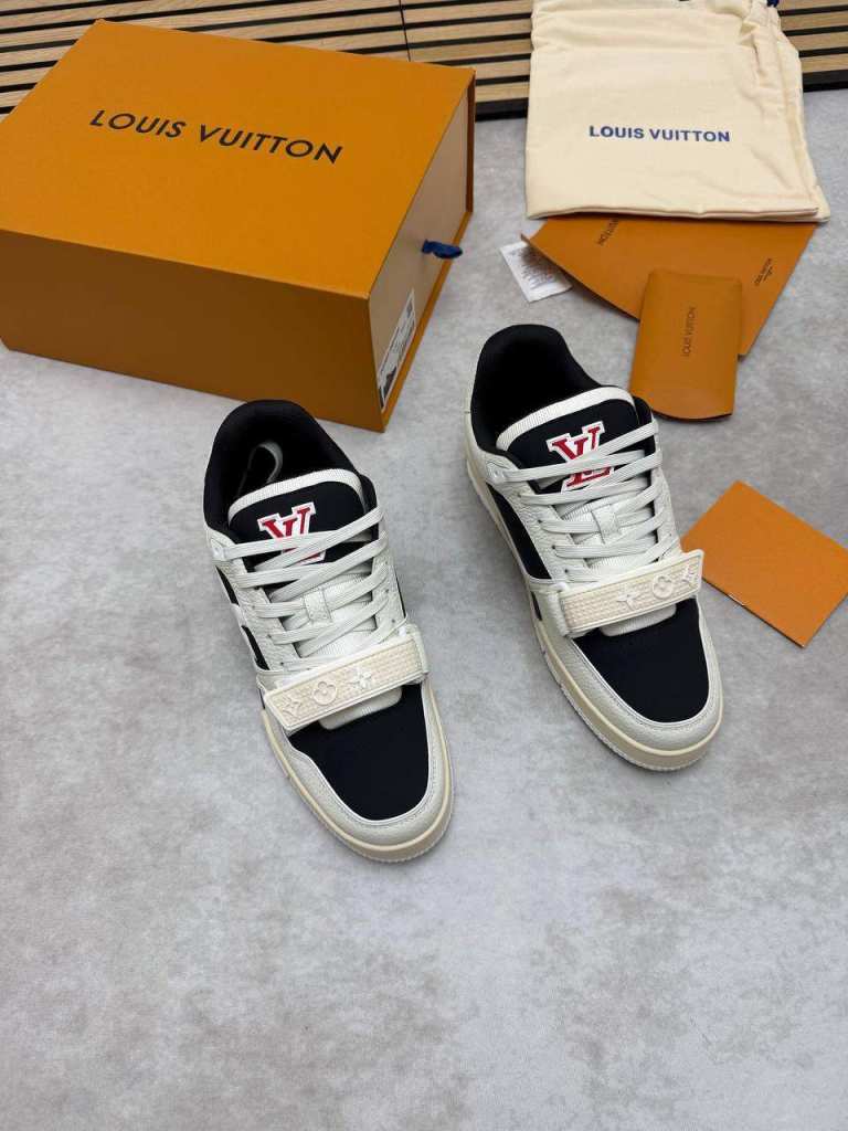 LV trainers pre loved 
