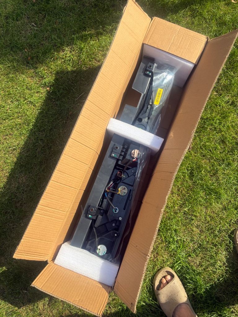 Maxus deliver 9 rear light New!!  60£