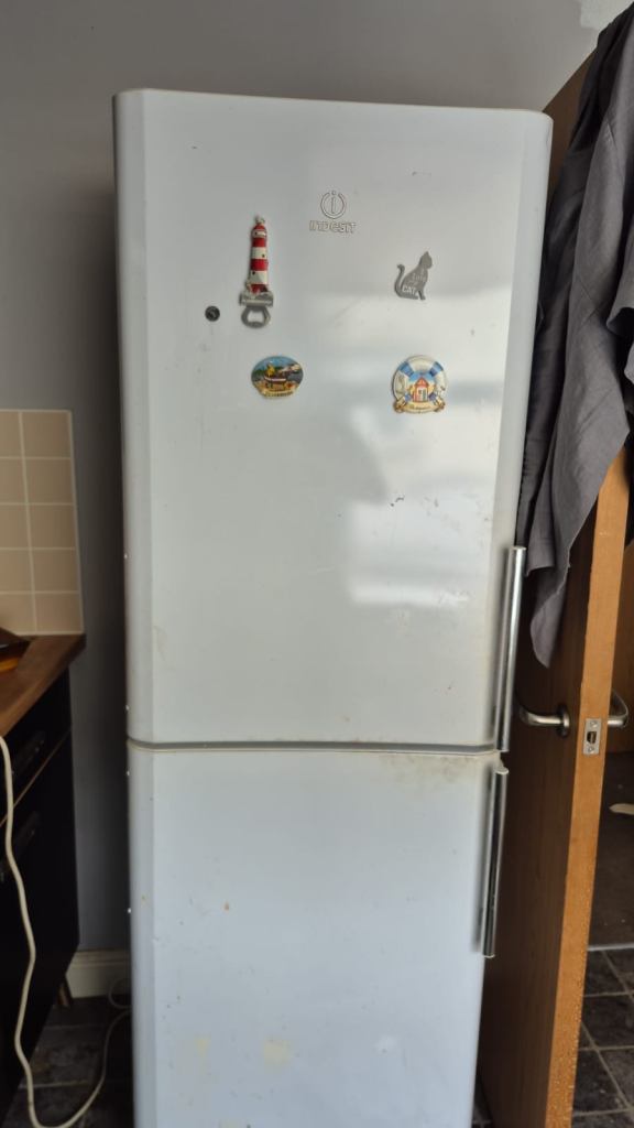 Indesit Fridge Freezer 50/50