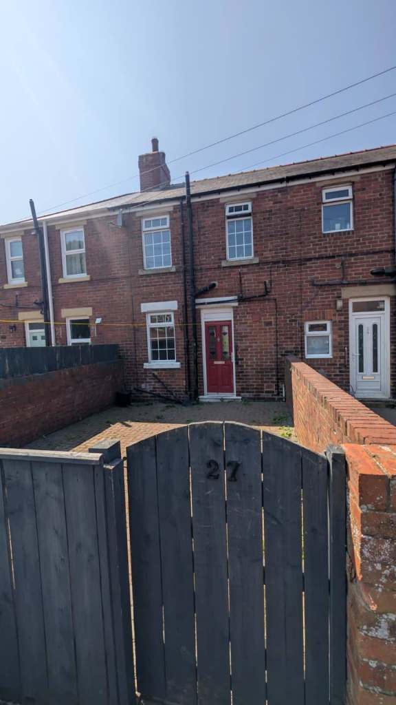 Lovely 2 Bed Semi Detached House Located on Clavering Place, Stanley, DH9