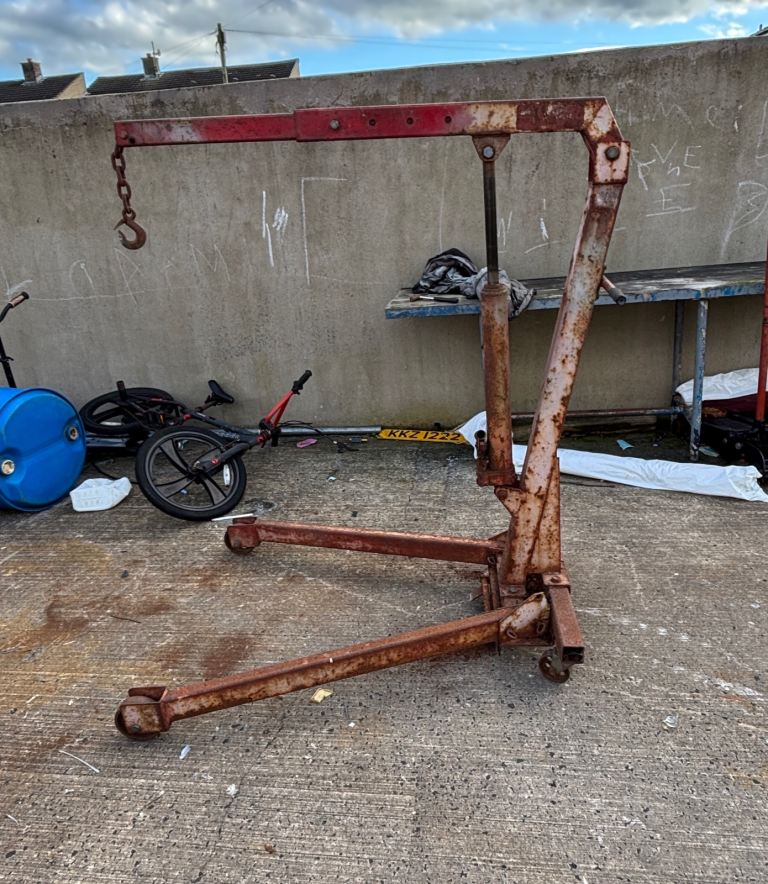 Garage Hydraulic heist engine lift