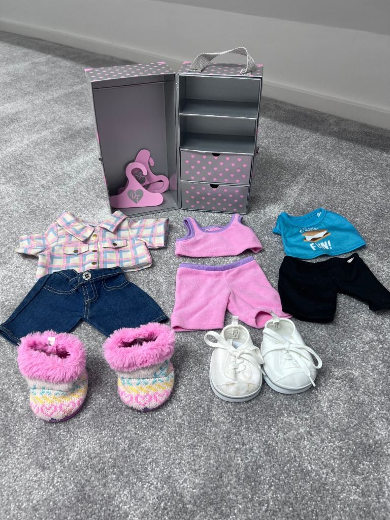 Build a bear wardrobe with clothes 