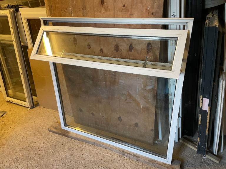 H 111 x W 112 cm - ALUMINIUM DOUBLE GLAZED WINDOW - CLEAR GLASS (REF: MJ260)