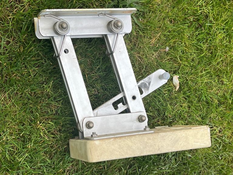 Outboard Motor Bracket