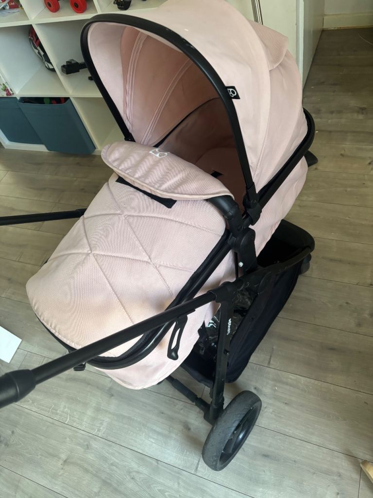 Puggle travel system 