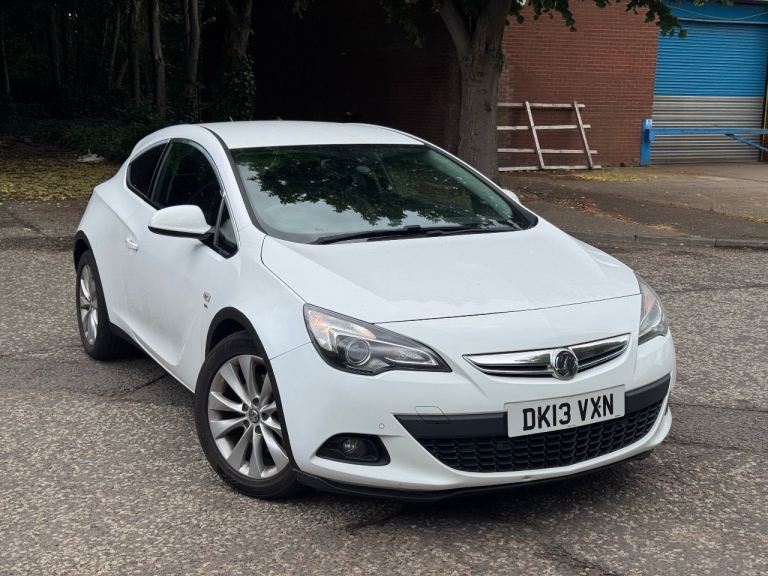 Vauxhall, ASTRA GTC, Hatchback, 2013, CDTI, 1956 (cc), 3 doors