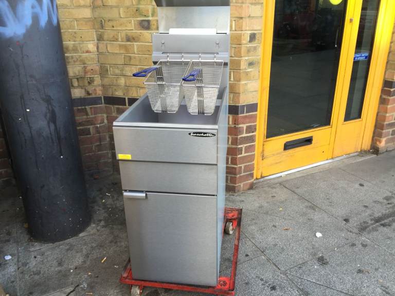 ITALIAN NEW GAS CATERING  Commercial Deep Fryer , CAFE KEBAB RESTAURANT CHICKEN PIZZA KEBAB KITCHEN
