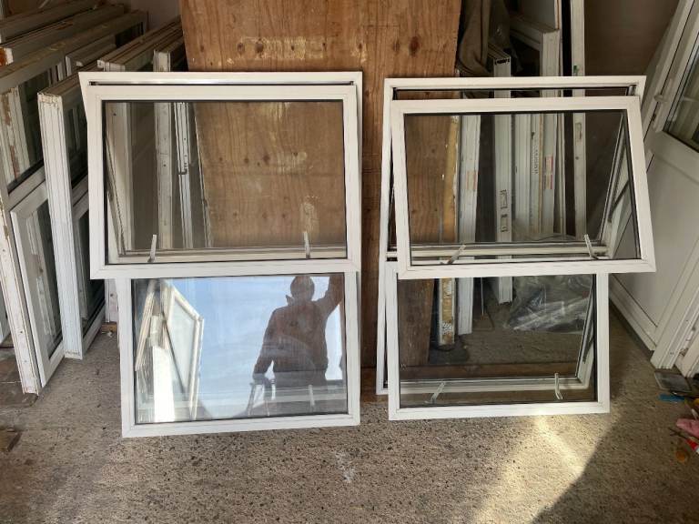 PAIR OF BEAUTIFUL ALUMINIUM DOUBLE GLAZED WINDOWS - CLEAR GLASS - £50 EACH (REF: SJ111 PAIR)