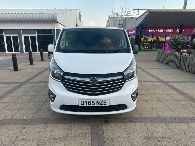 2015 Vauxhall Vivaro Sportive 2900 - Long Wheelbase - Long MOT - 2 Keys