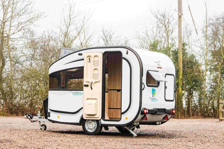 Freedom Carpento 310 | Lightweight 2 Berth Caravan with Toilet