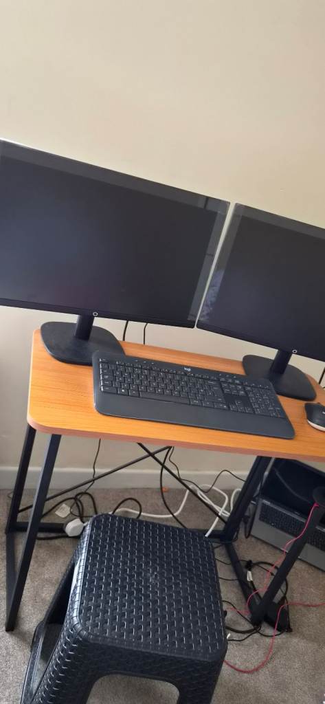Moveable computer desk -£15