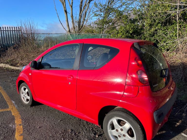 PEUGEOT 107 1.0 VERVE 10 REG MOT APRIL 2ND NO ADVISORIES TAX £20 YEAR LOW INSURANCE 50+MPG