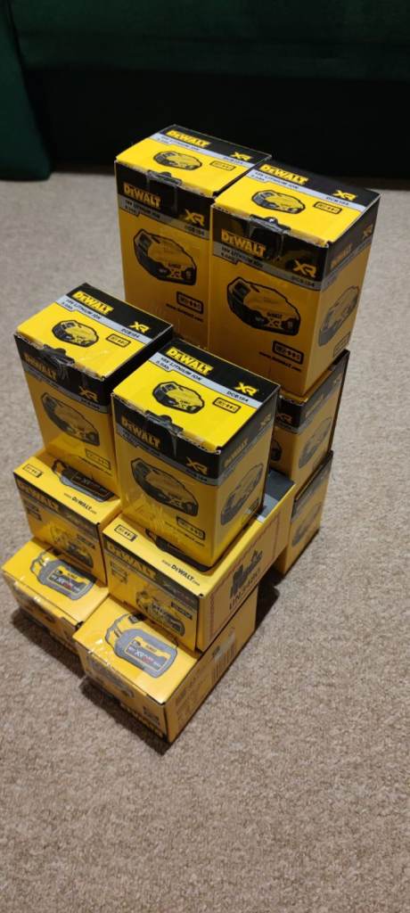 6ah Flexvolt Dewalt battery,  5ah 18V multi-tool.