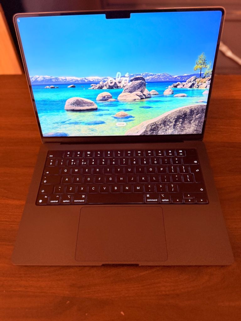 Apple MacBook Pro 14” M3 Pro – 18GB RAM – 1TB SSD