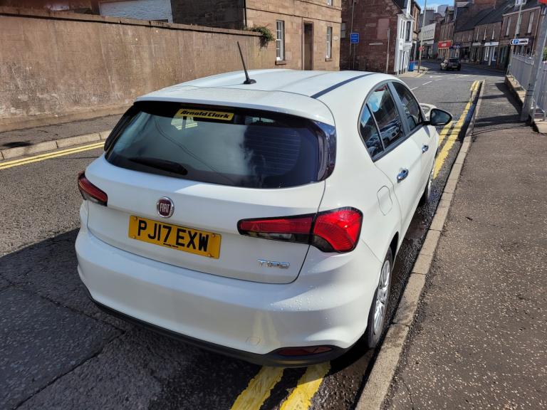 FIAT TIPO 1.4 Tipo Hatchback 1.4 95hp Easy 2017