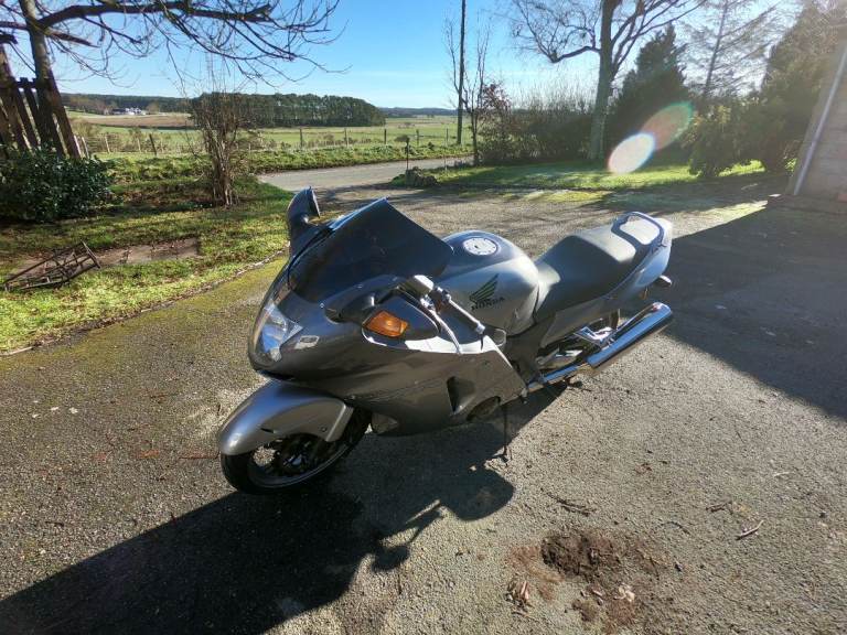 Honda CBR1100 XX 6 – Super Blackbird