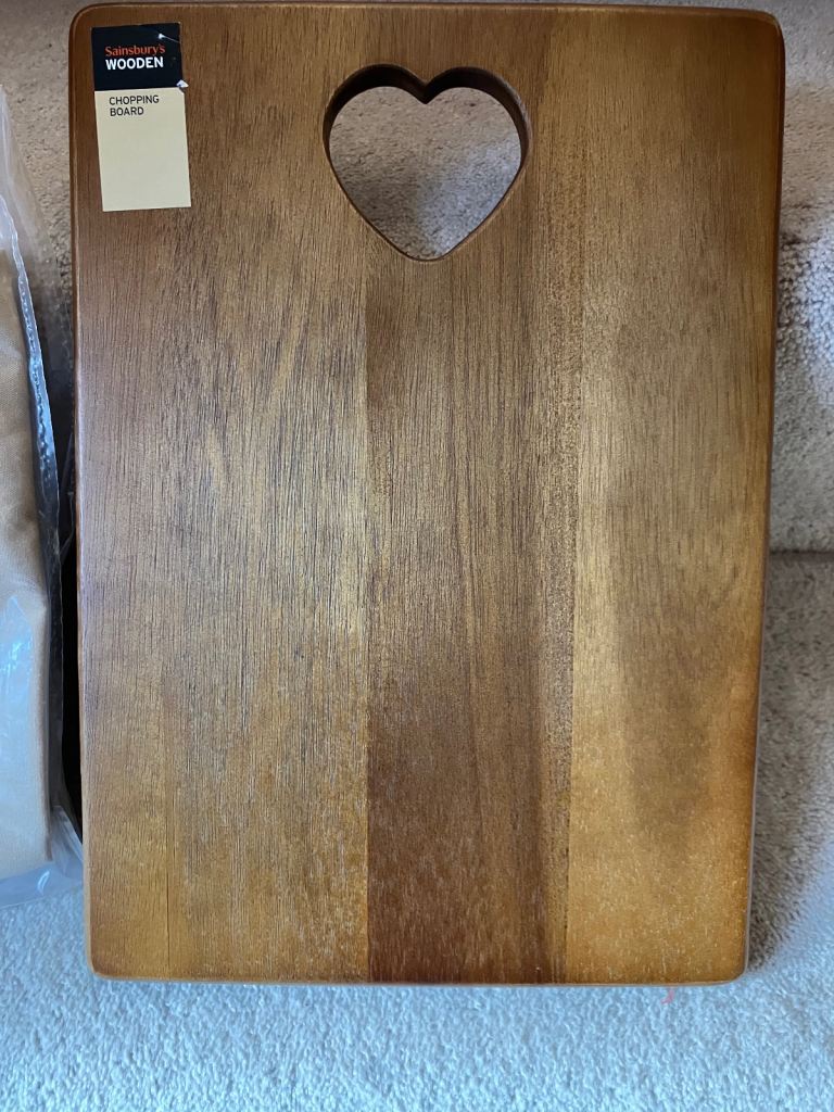 KitchenAid baking dish/Sainsburys wooden chopping board/Apron/Magic Spiral fruit 