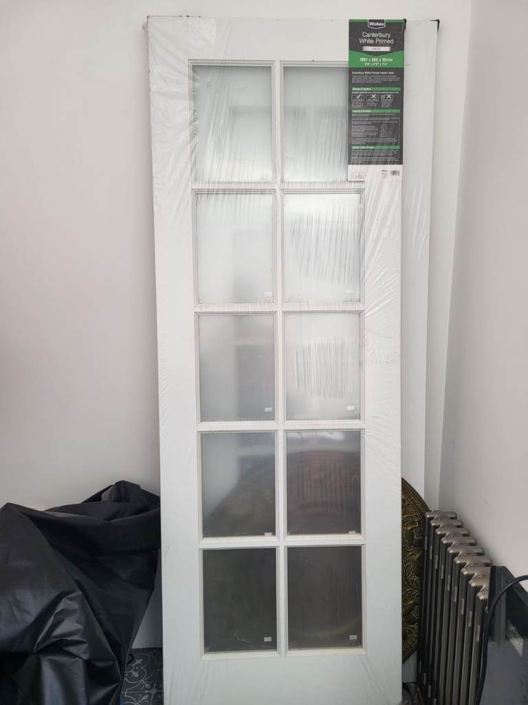 2 x Wickes Canterbury Primed White Doors