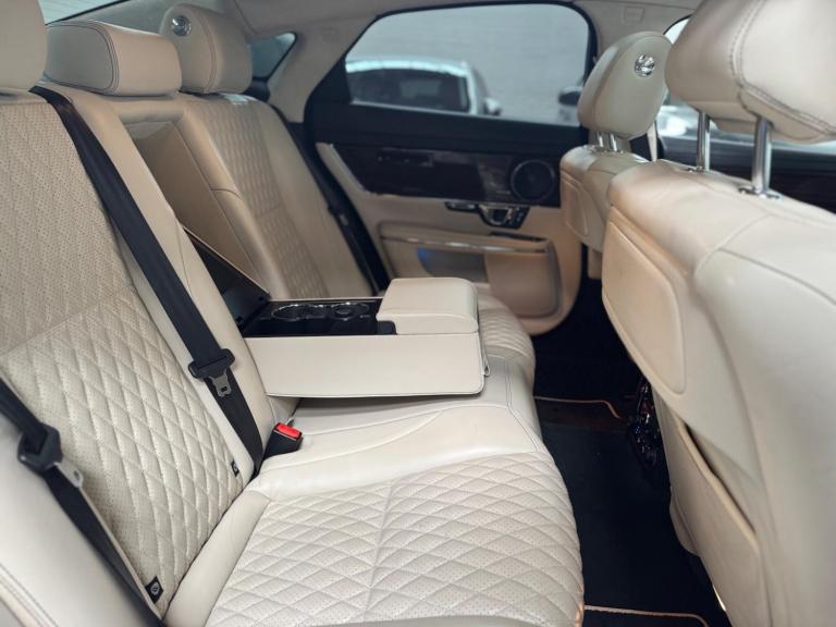 2017 Jaguar XJ 3.0d V6 Portfolio Auto Euro 6 (s/s) 4dr SALOON Diesel Automatic