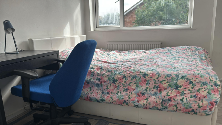 Spacious & Cosy Double Room for Rent MK11 2AB