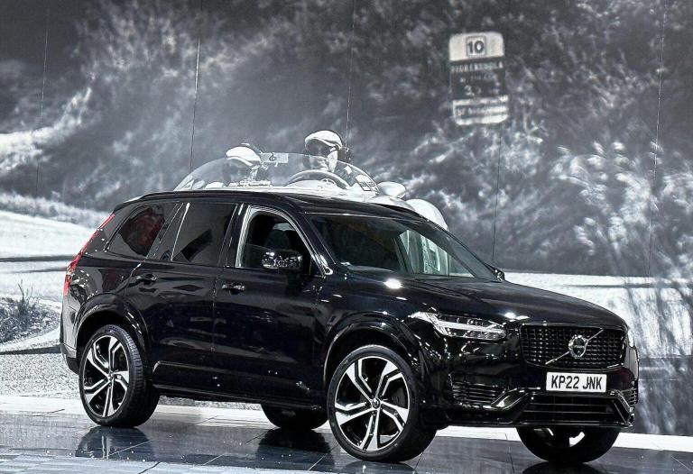 VOLVO XC90 2.0h T8 Recharge 18.8kWh R-Design Auto 4WD Euro 6 (s/s) 5dr 2022