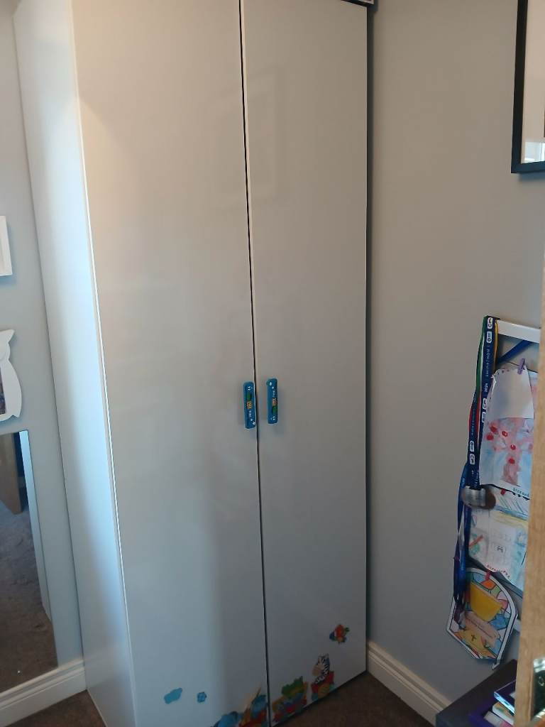 Kids wardrobe 