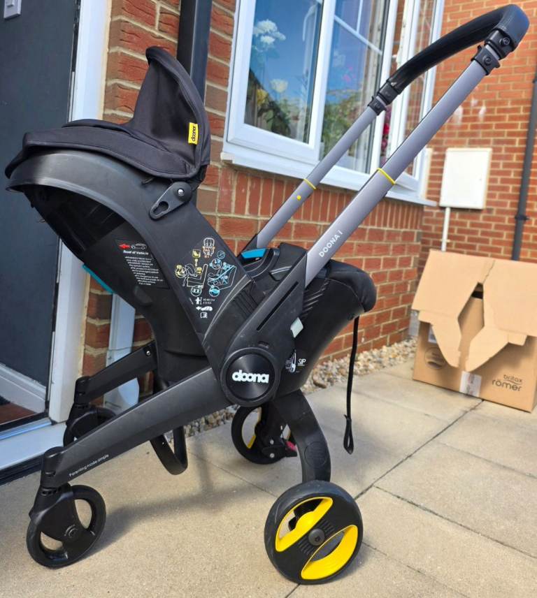 Doona i carseat & stroller, isofix base & accessories 