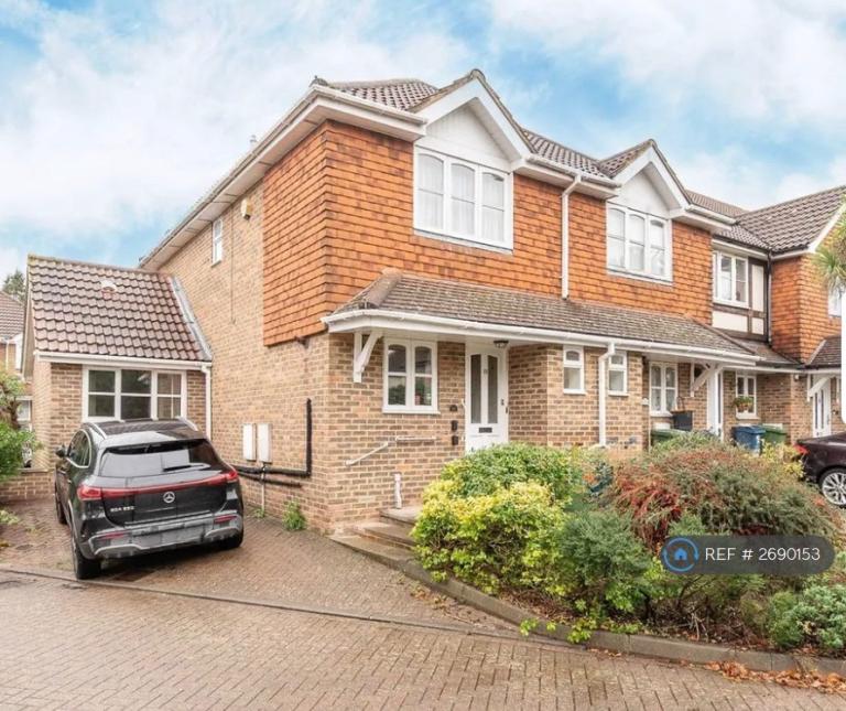 3 bedroom house in Kingfisher Close, Harrow Weald, Harrow, HA3 (3 bed) (#2690153)