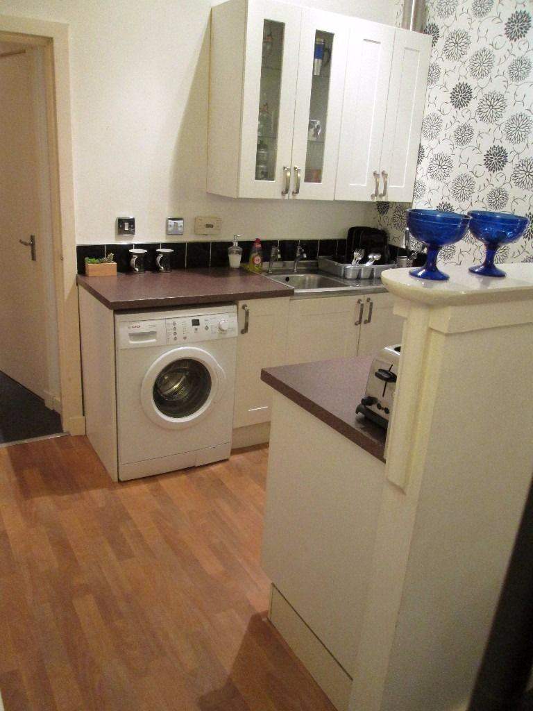 Modern one double bedroom Flat for rent.