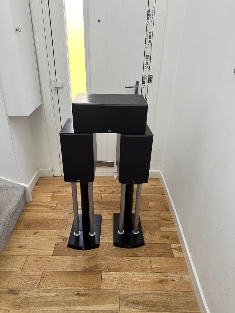 Pair of Bowers & Wilkins 682 speakers with stands and B&W HTM62 centre