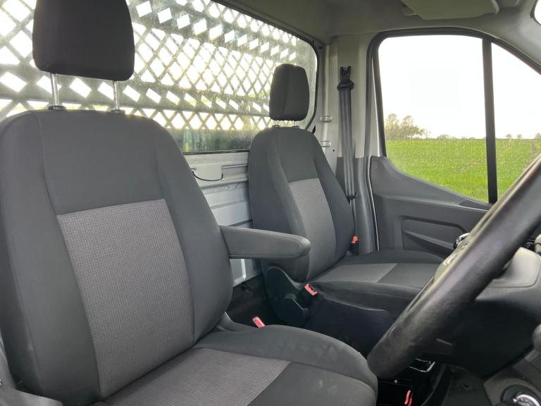 FORD TRANSIT 2.0 Transit Leader 350 L4 2.0L EcoBlue 130PS RWD 6 Speed Manual DRO