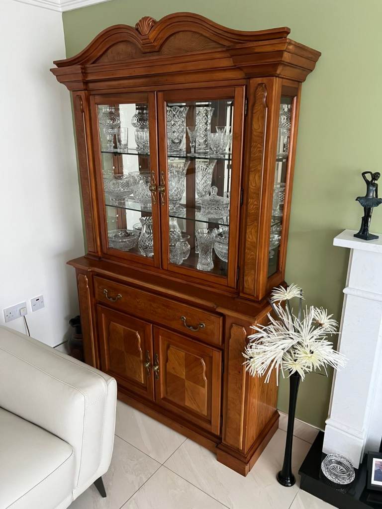 Living Room Cabinet and TV Stand - Oak - Great Condition - £400