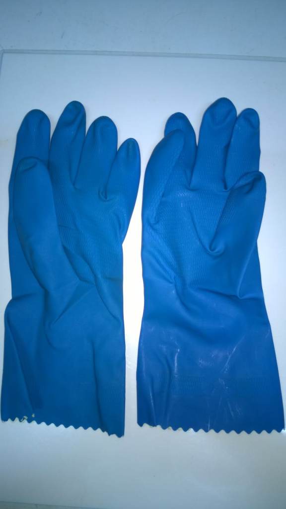 Calling all market traders Quality rubber gloves at cheap prices.