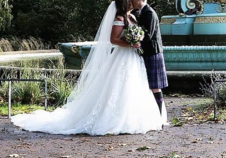 Wedding Dress size 14/16/18, Essense of Australia