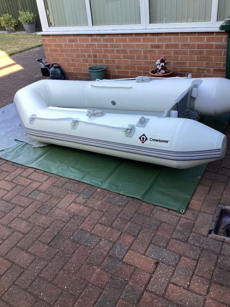 Crewsaver Inflatable Dinghy with Wheels and Oars – As Good As New