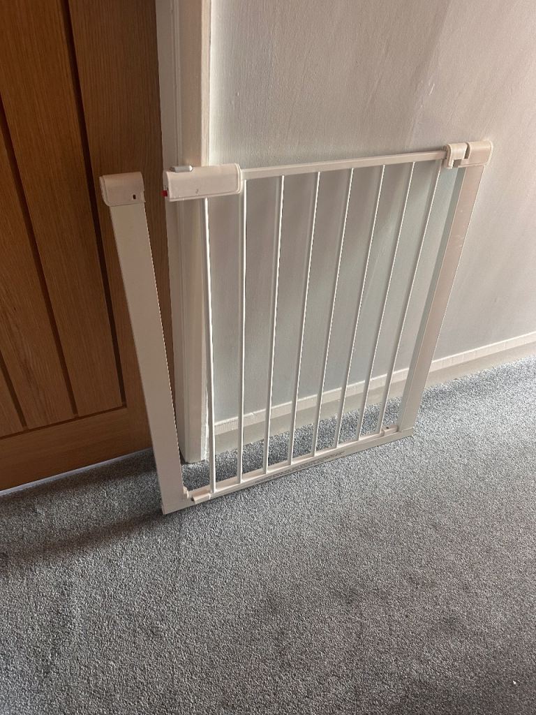 Cuggl child's safety gate