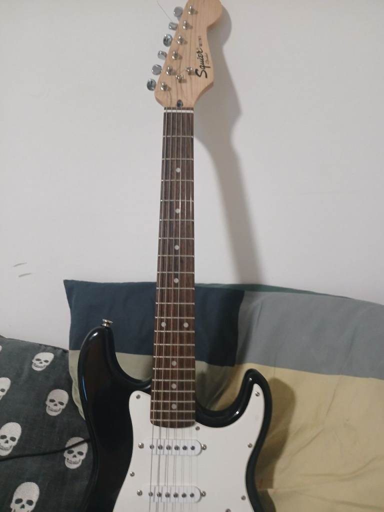 Electric guitar with amp