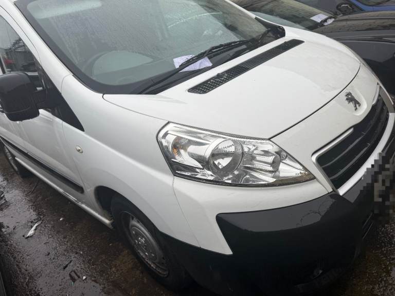 Breaking spare parts Peugeot expert van white 
