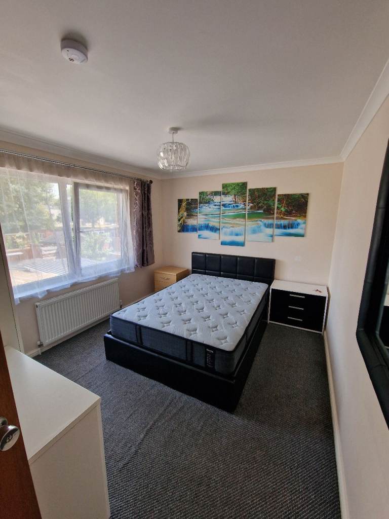 Rooms for rent in Taunton Centre TA1 1SS. Couples accepted