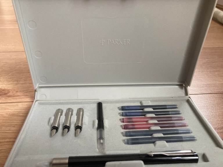 PARKER Calligraphy Fountain Pen Set 4 Nibs 6 Cartridges and Case 