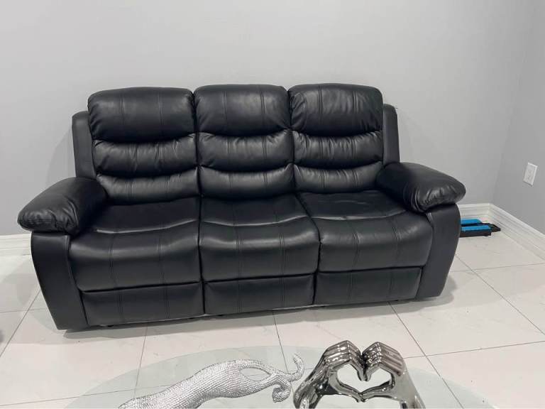 Brand new Faux Leather Recliner sofa ! Black & Grey 3+2 seater Recliner sofa set. 