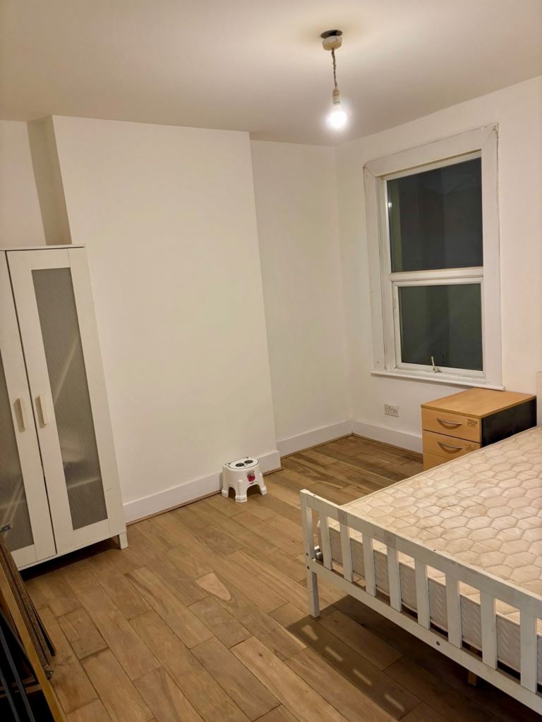Rent *** Double Rooms - Walking distance, to West Croydon Station 