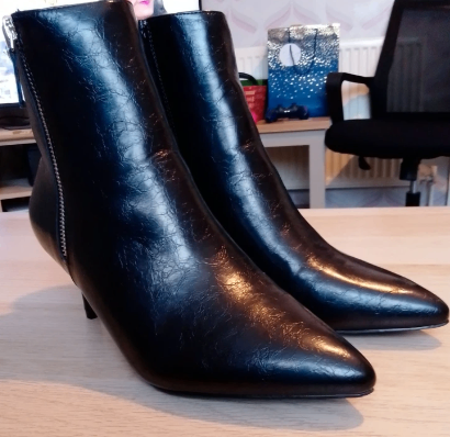 Stylish Black Women's Boots with Kitten Heel