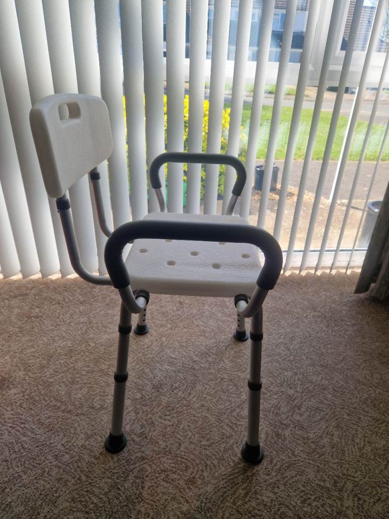 Shower seat like new