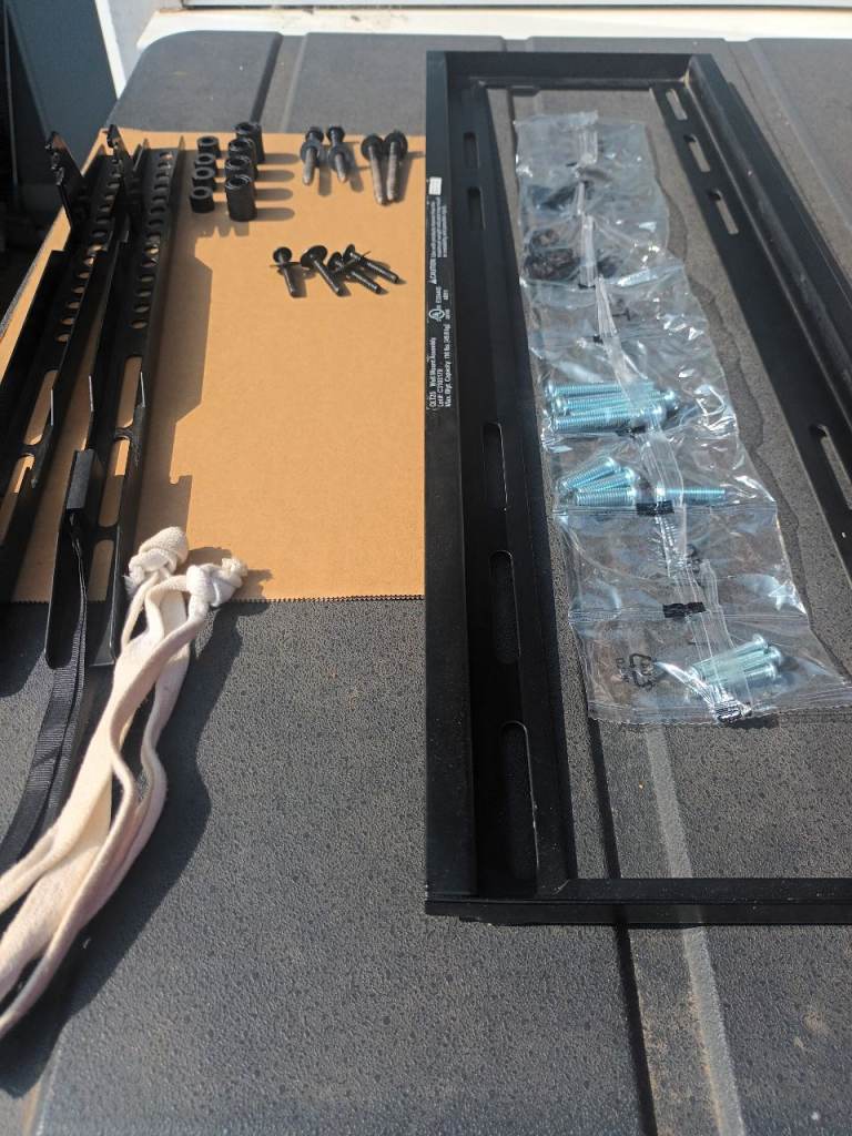32-65 INCH TV WALL MOUNTED BRACKET