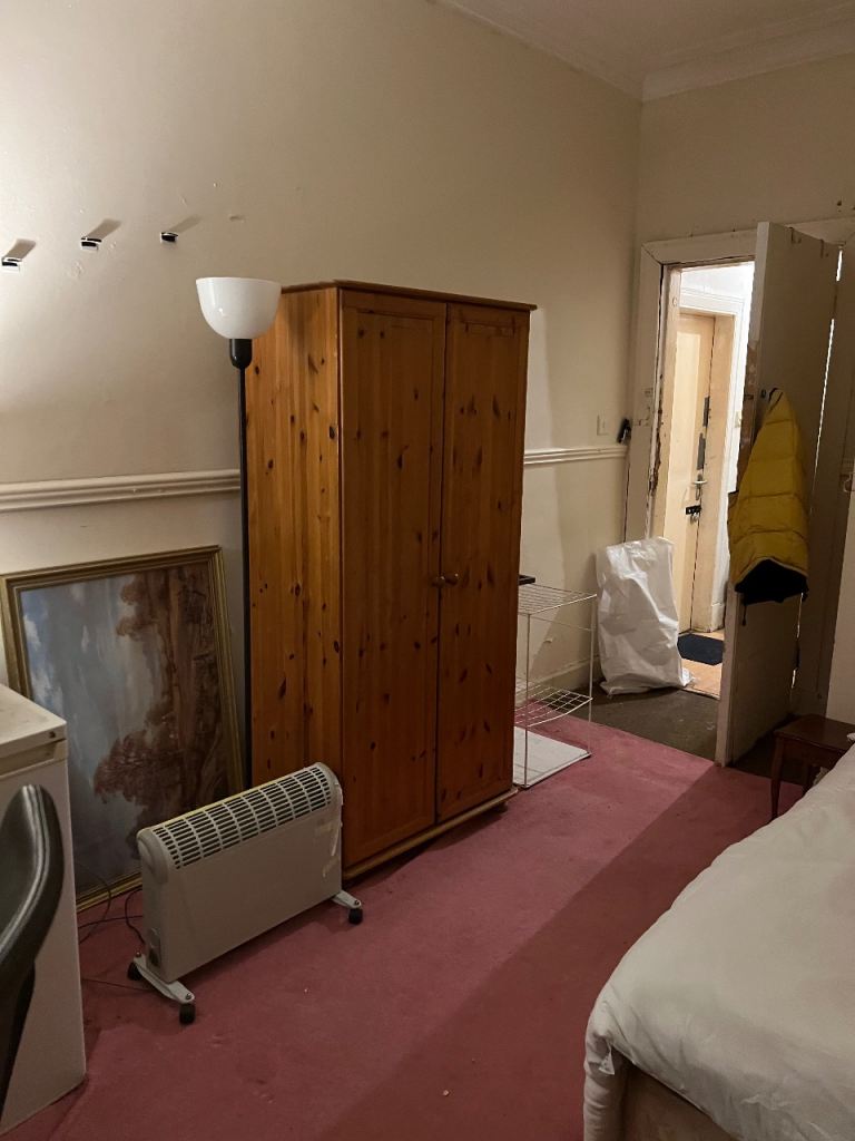 Double room to rent renfrew