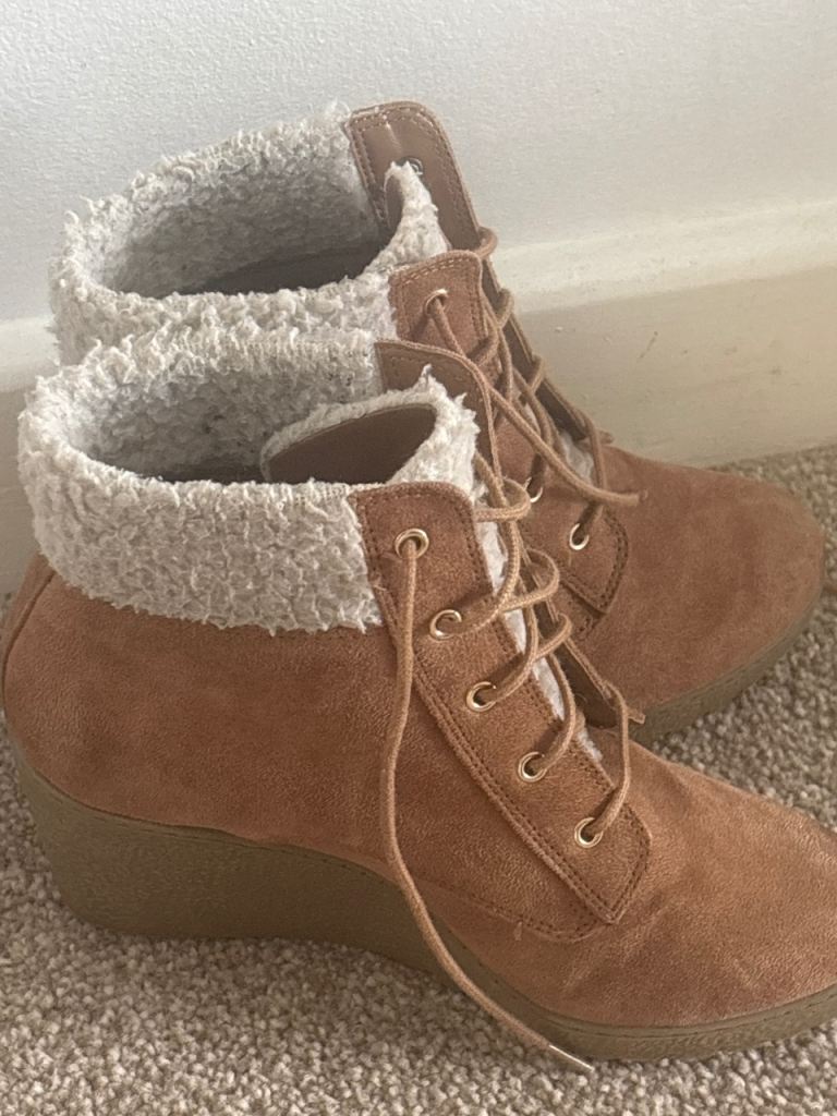 Brown  Wedge Boots with Faux Fur Lining – Good Condition